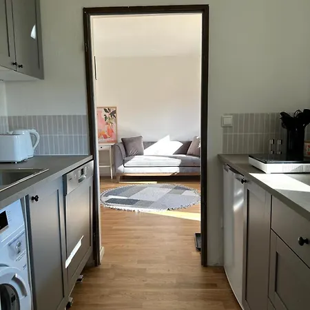 Am Waldrand - Nähe Flughafen&tum Apartment