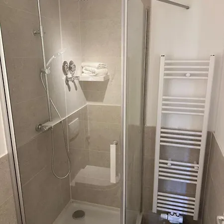 Appartement Am Waldrand - Naehe Flughafen & Tum